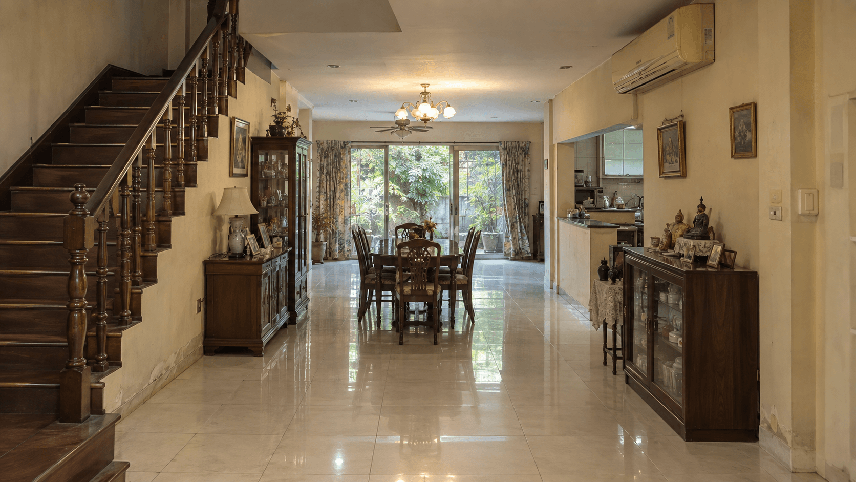 Ekkamai Townhouse before the renovation